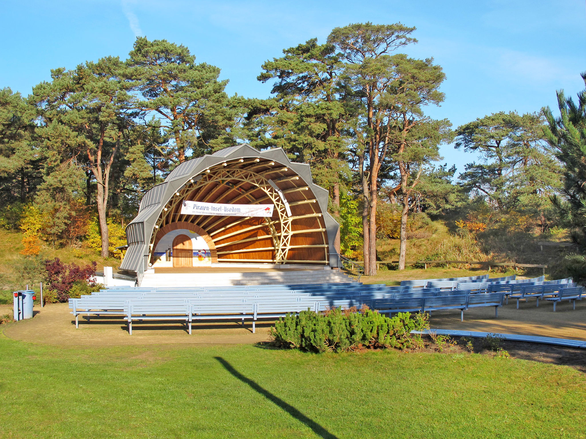 Geräumige Ferienwohnung mit eigener Terrasse-Omgeving