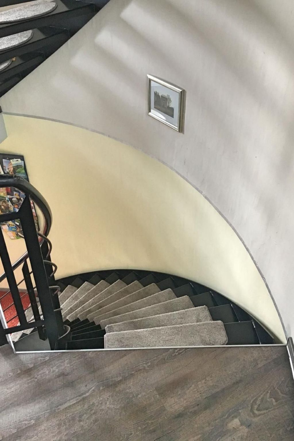 Silo mit kleinem Garten-Image-tags.info