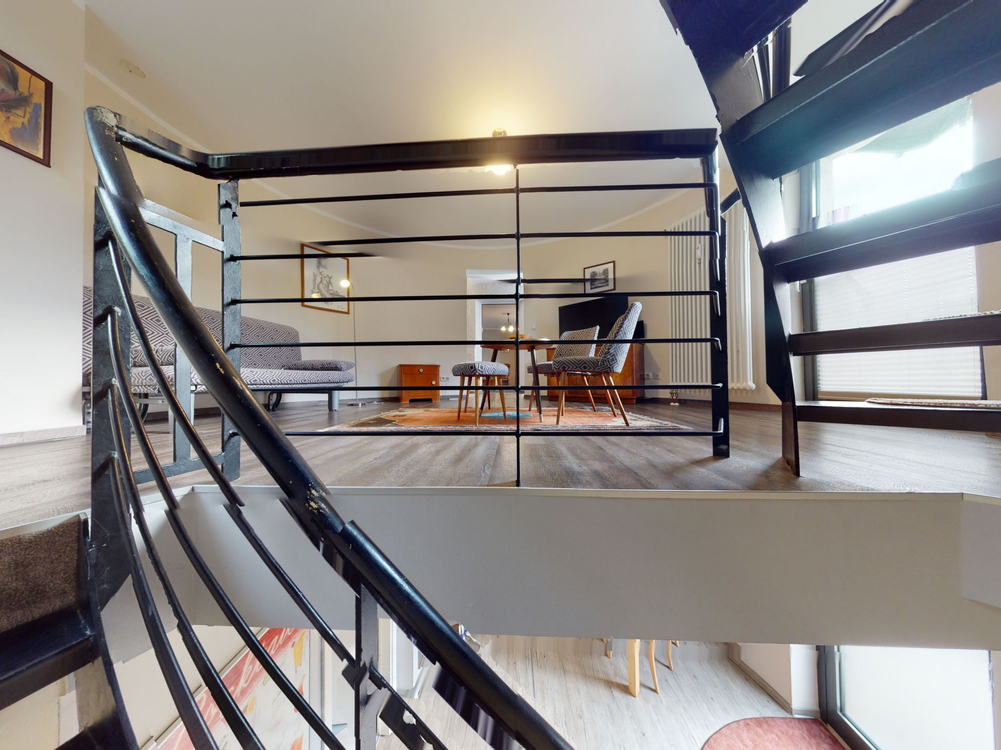 Silo mit kleinem Garten-Image-tags.info