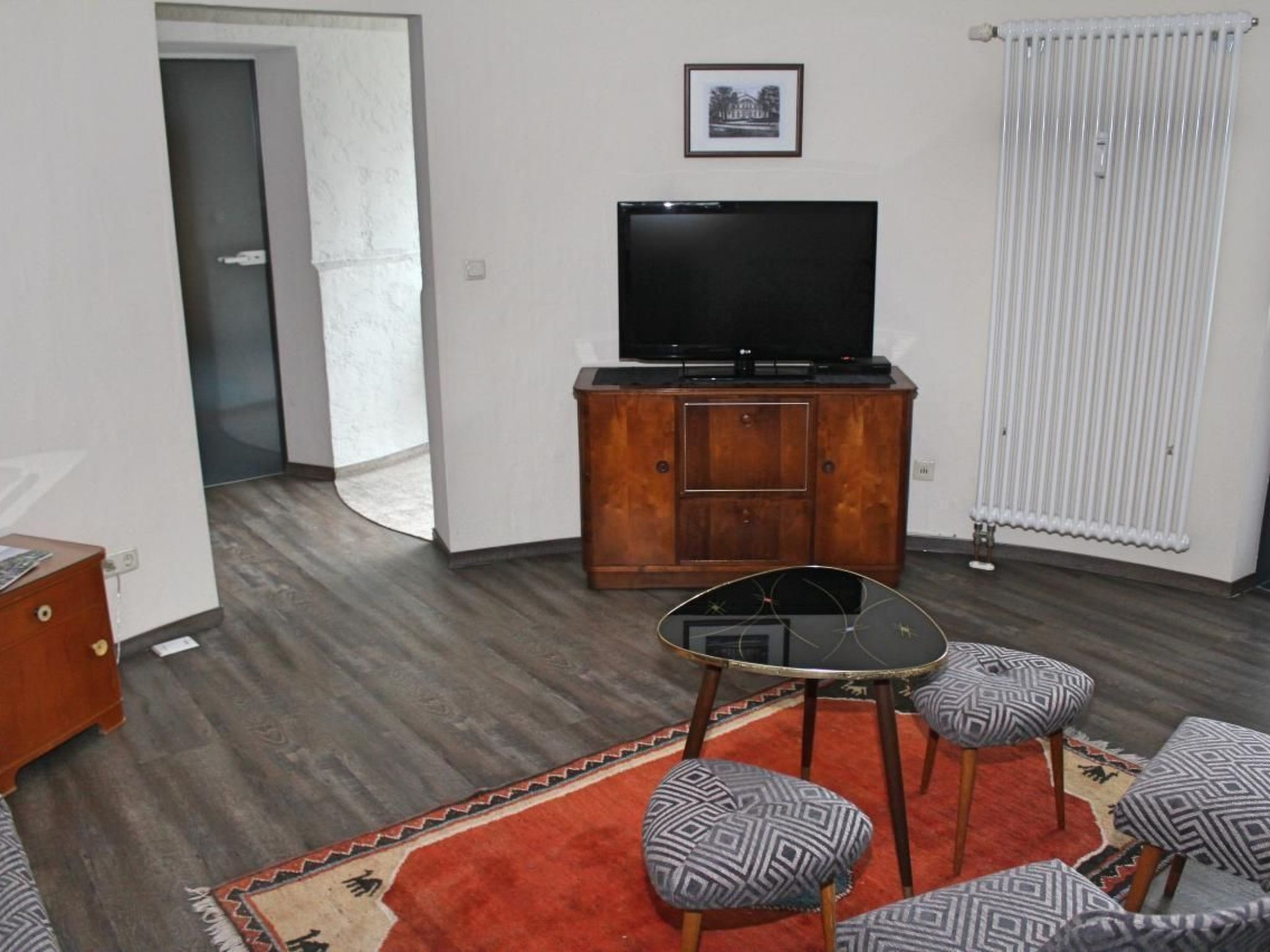 Silo mit kleinem Garten-Image-tags.info