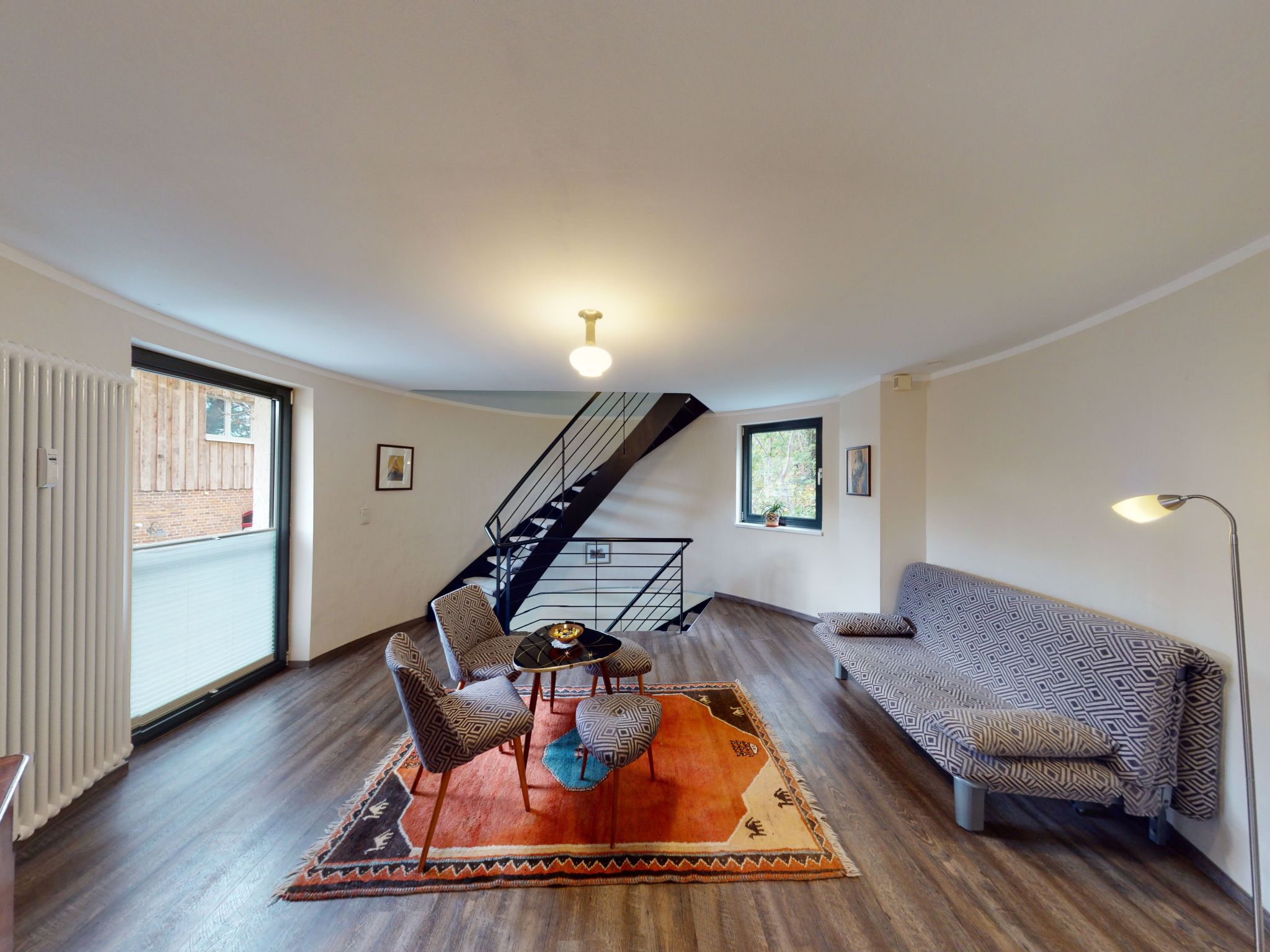 Silo mit kleinem Garten-Image-tags.info