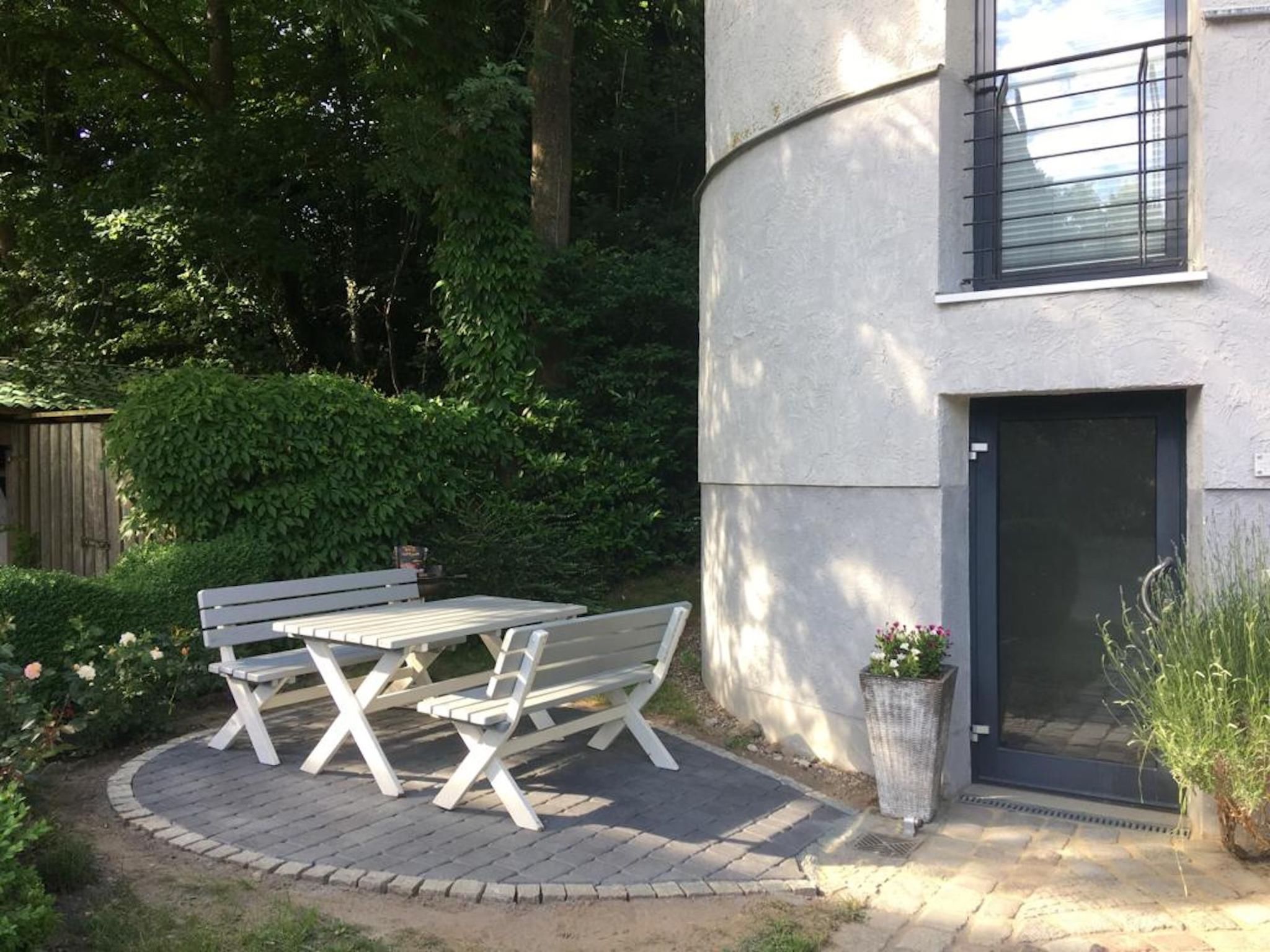 Silo mit kleinem Garten-Image-tags.info