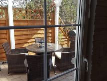 Knusse vakantieflat bij Rostock met eigen speeltuin en tuin - thumbnail 5