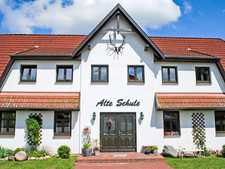 "Dänholm", appartement 2-kamers 30 m2, op de begane grond. Woon-/eetkamer met Sat-TV (Flatscreen TV). 1 kamer met 2 bedden. Kookhoek (2-pits kookplaat, elektrische koffiemachine). Douche/WC. Ter besc..