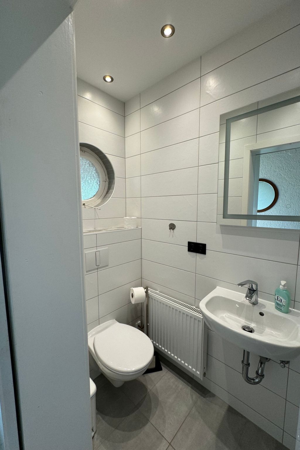 Mariena am Waldrand-Image-tags.info