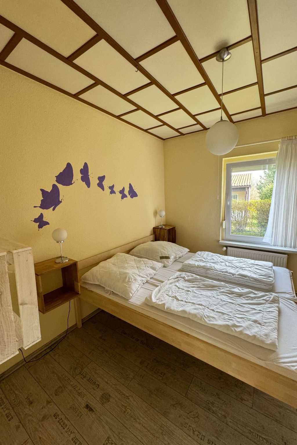 Mariena am Waldrand-Image-tags.info