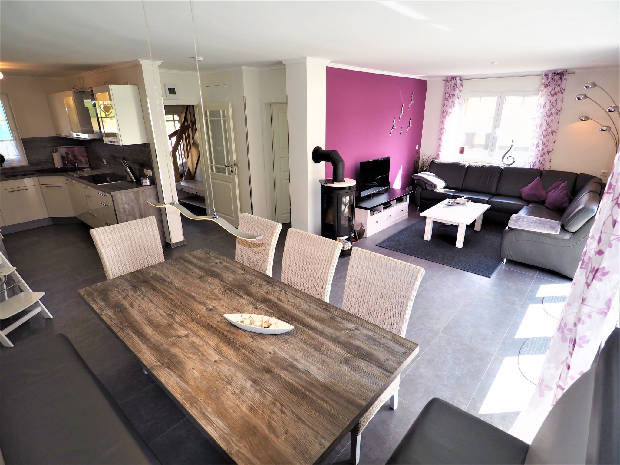 Traumhafte Reetdach-Doppelhaushälfte mit Garten-Binnen