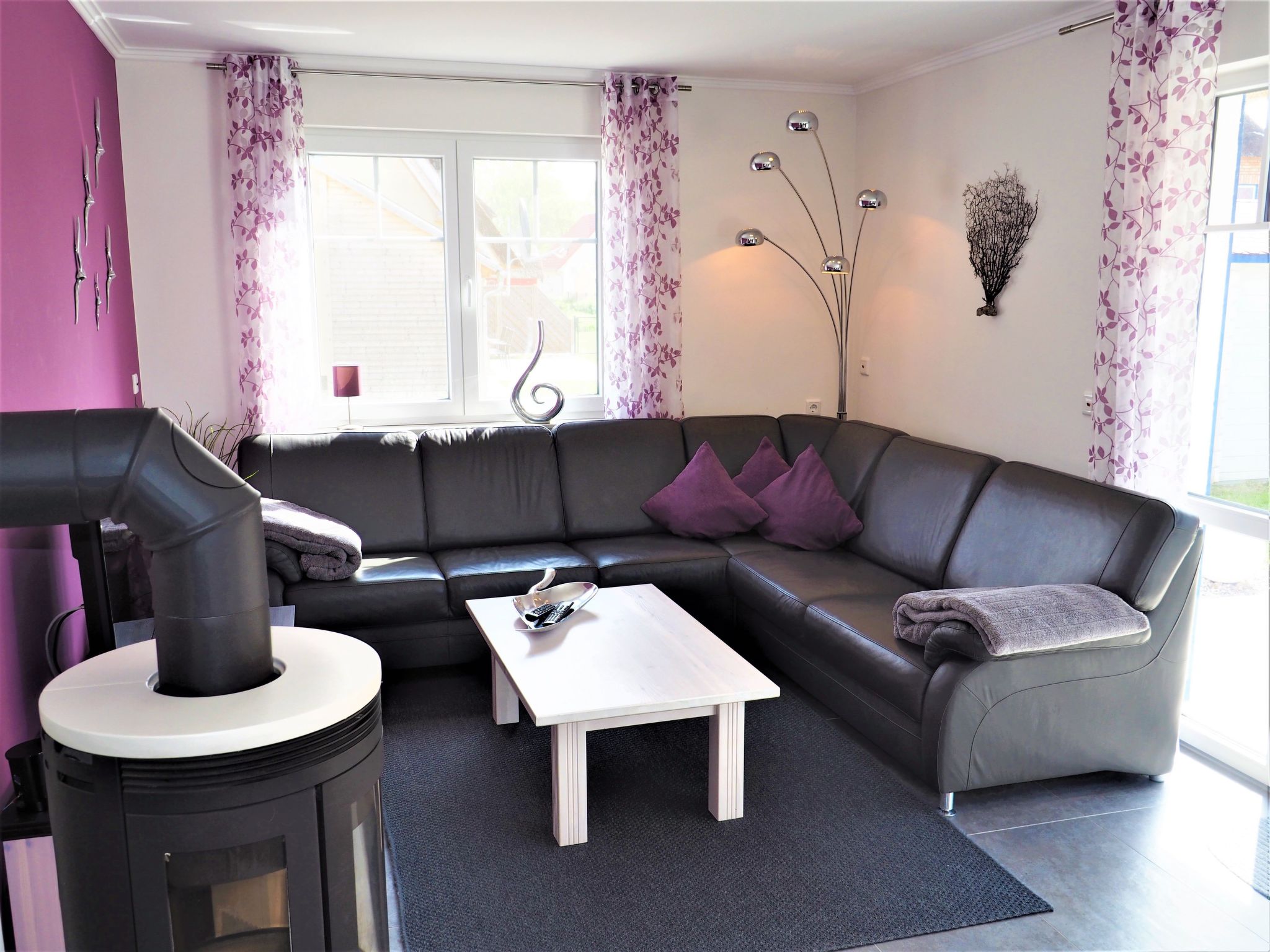 Traumhafte Reetdach-Doppelhaushälfte mit Garten-Binnen