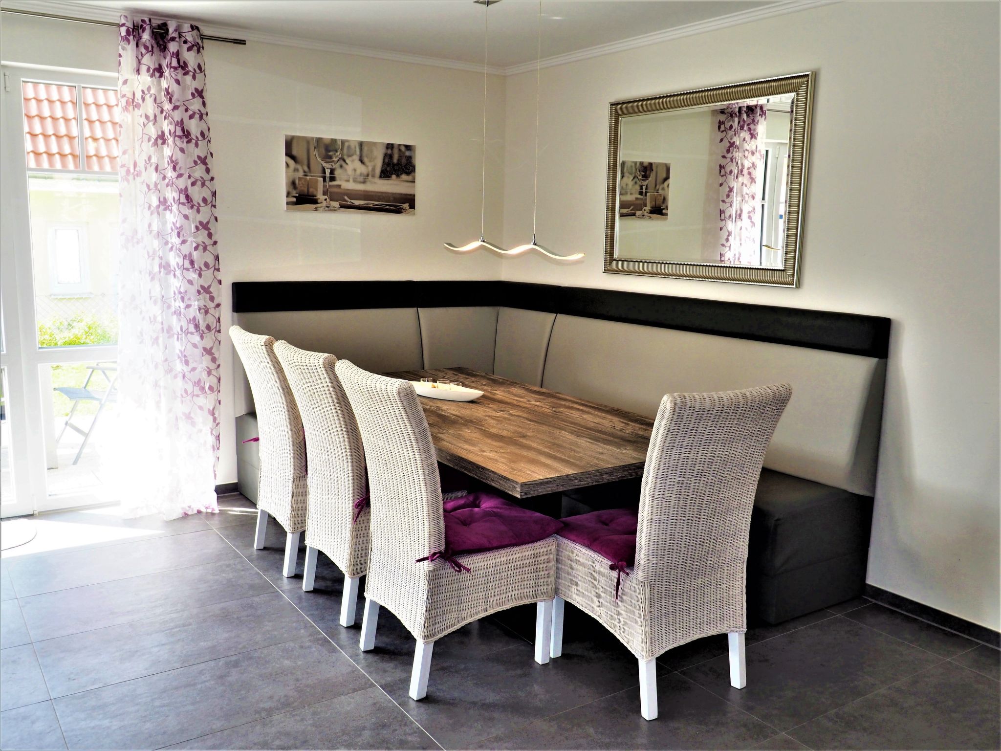 Traumhafte Reetdach-Doppelhaushälfte mit Garten-Binnen