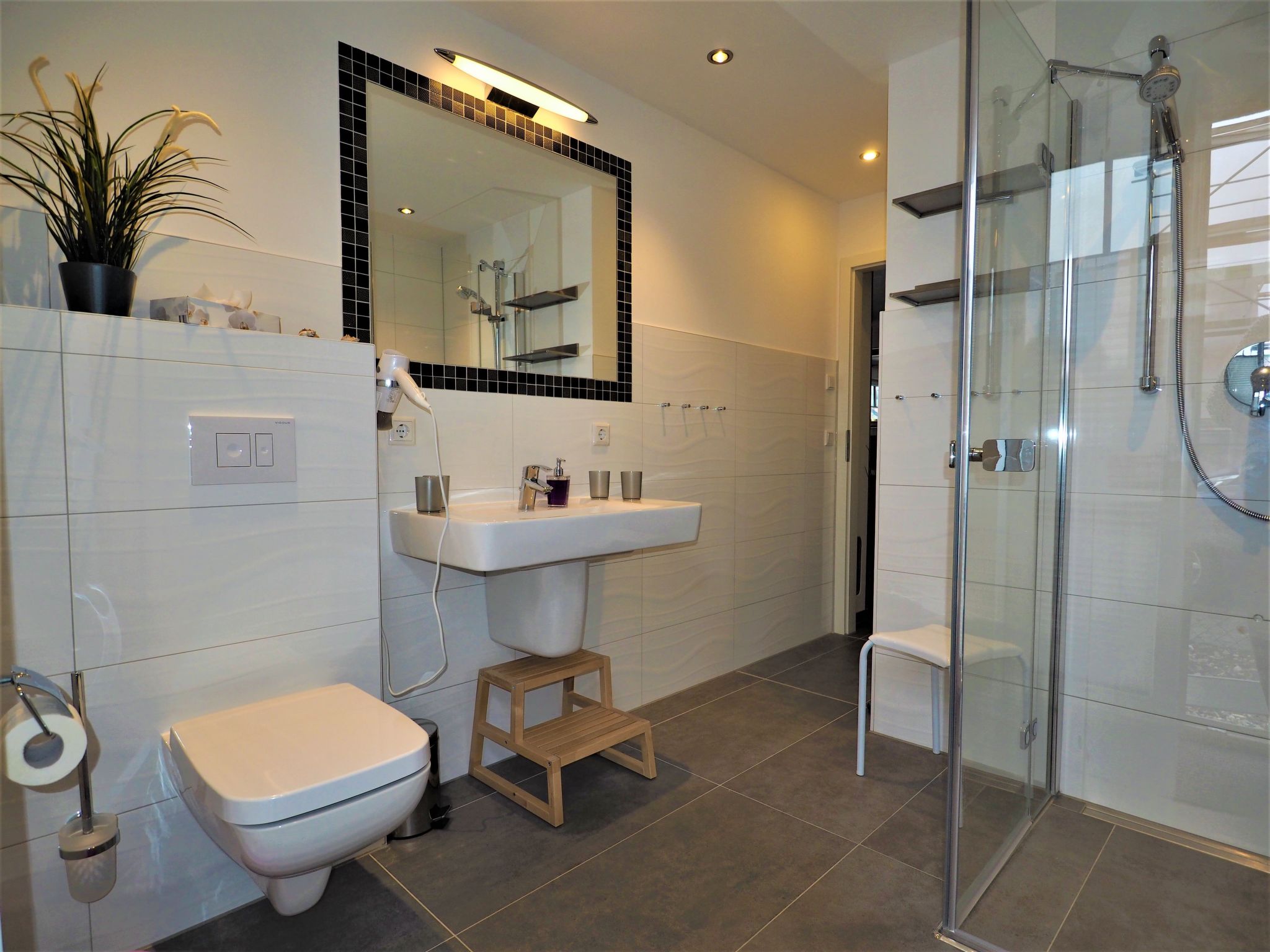 Traumhafte Reetdach-Doppelhaushälfte mit Garten-Binnen