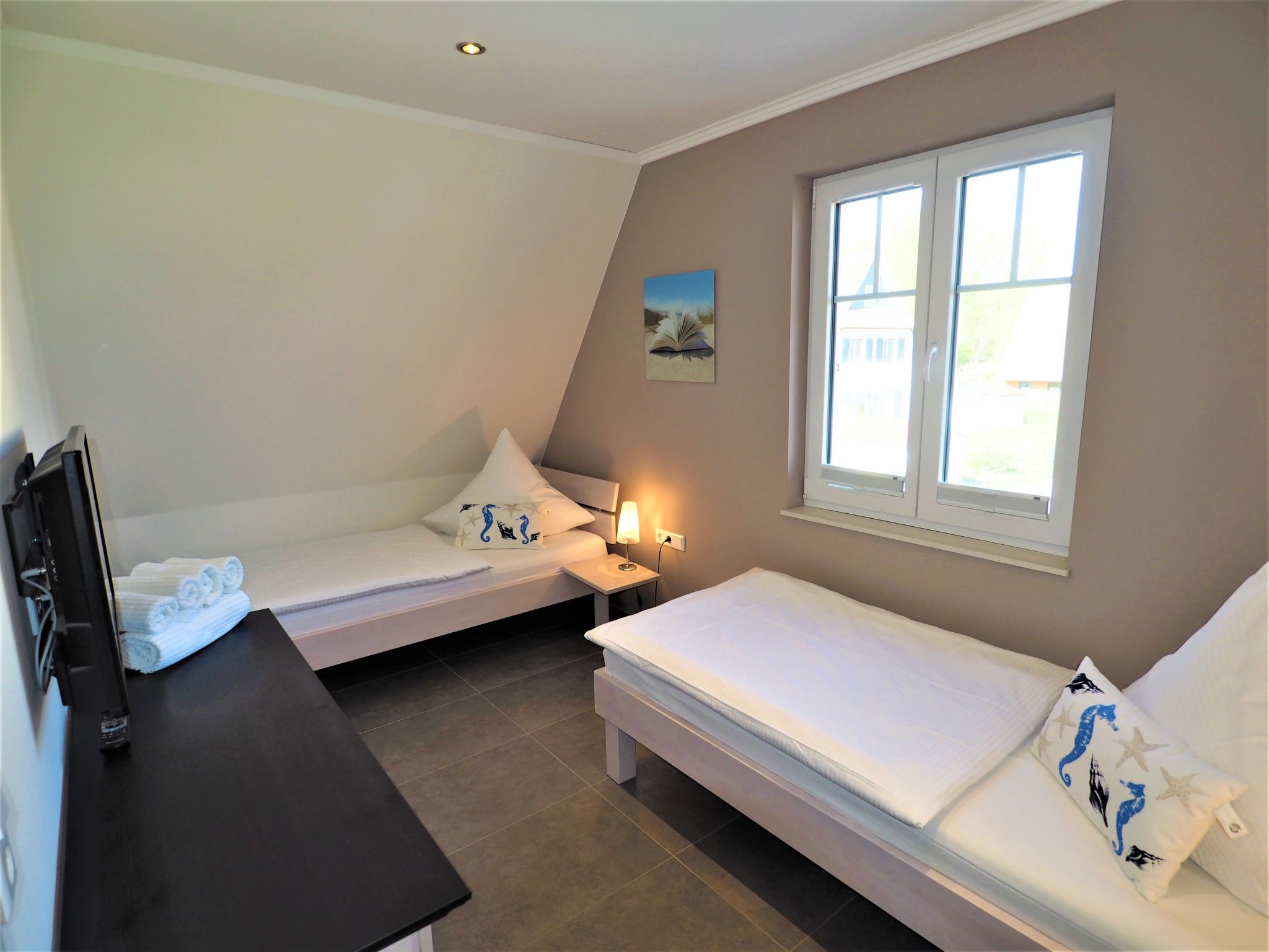 Traumhafte Reetdach-Doppelhaushälfte mit Garten-Binnen