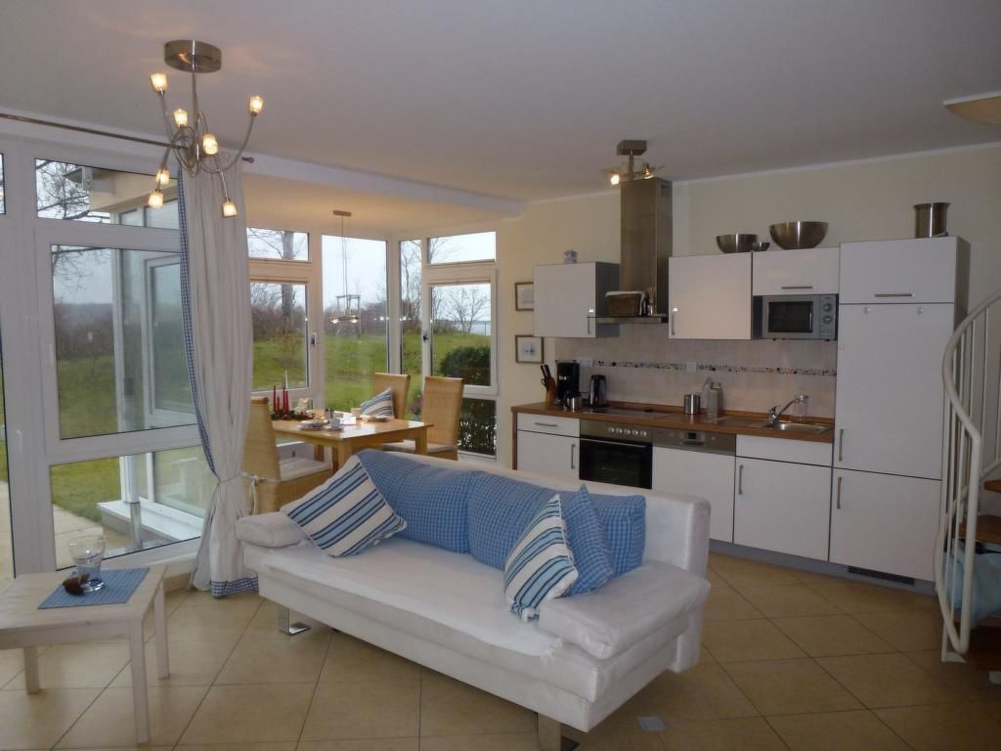 Mit großer Terrasse und herrlicher Aussicht-Binnen