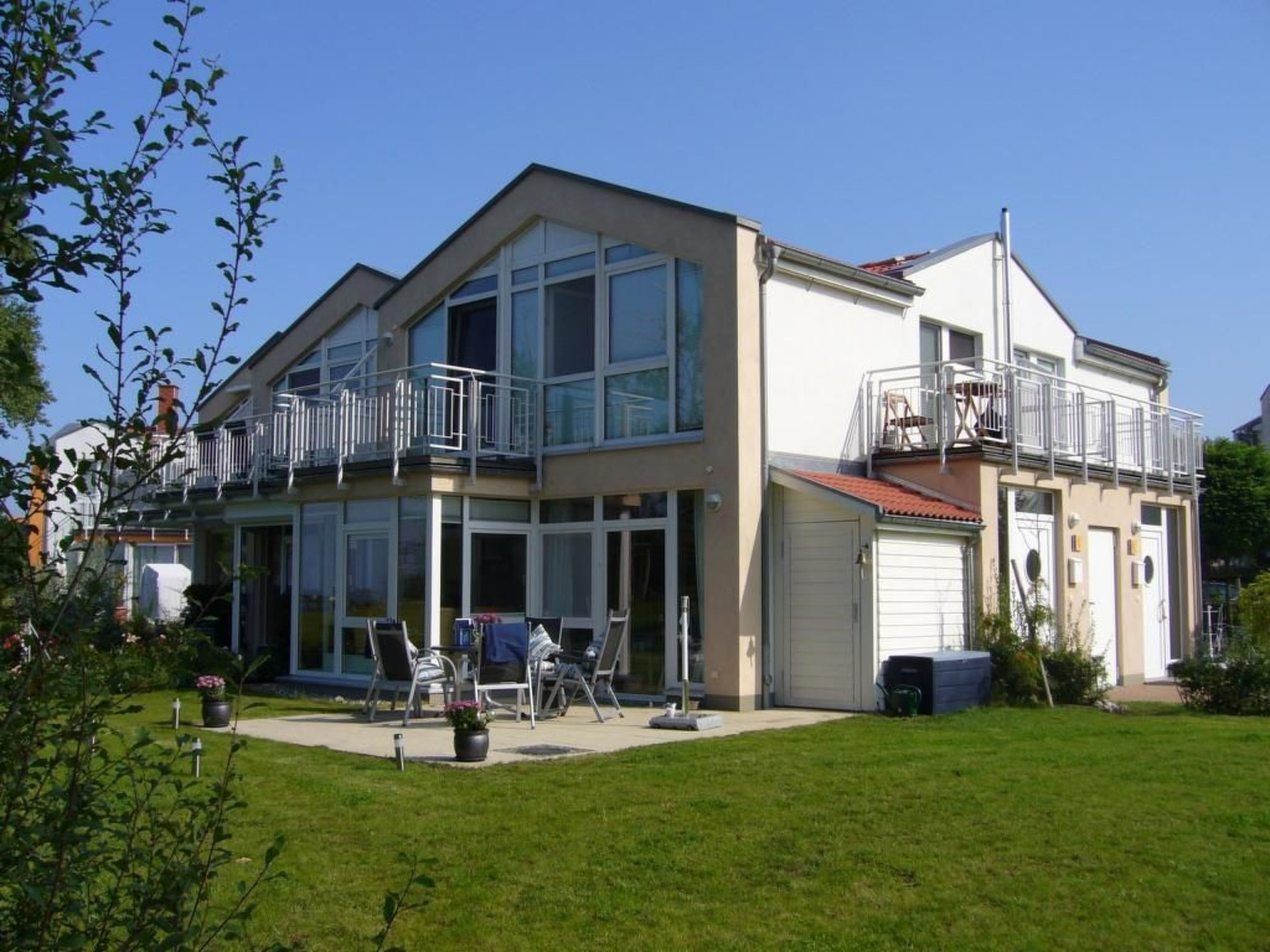 Mit großer Terrasse und herrlicher Aussicht-Binnen