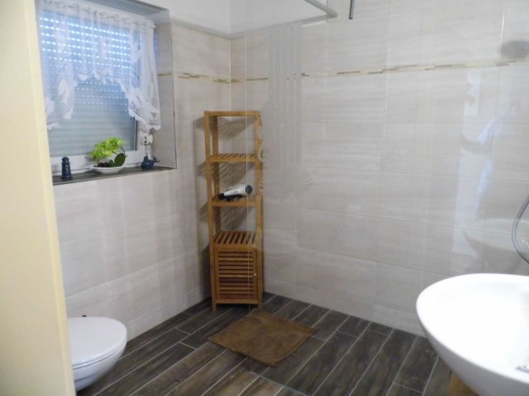 In Wischuer mit Terrasse, Grill und Garten-Image-tags.info