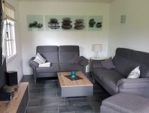 Vrijstaand vakantiehuis op Rügen met 5300m² tuin, vlakbij zee en meer - thumbnail 5