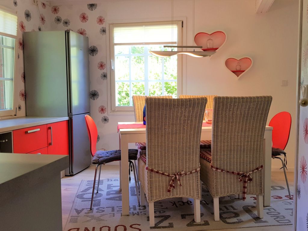 Feriehus Idyllisches Reetdachhaus mit großem Garten Groß Schoritz (7)