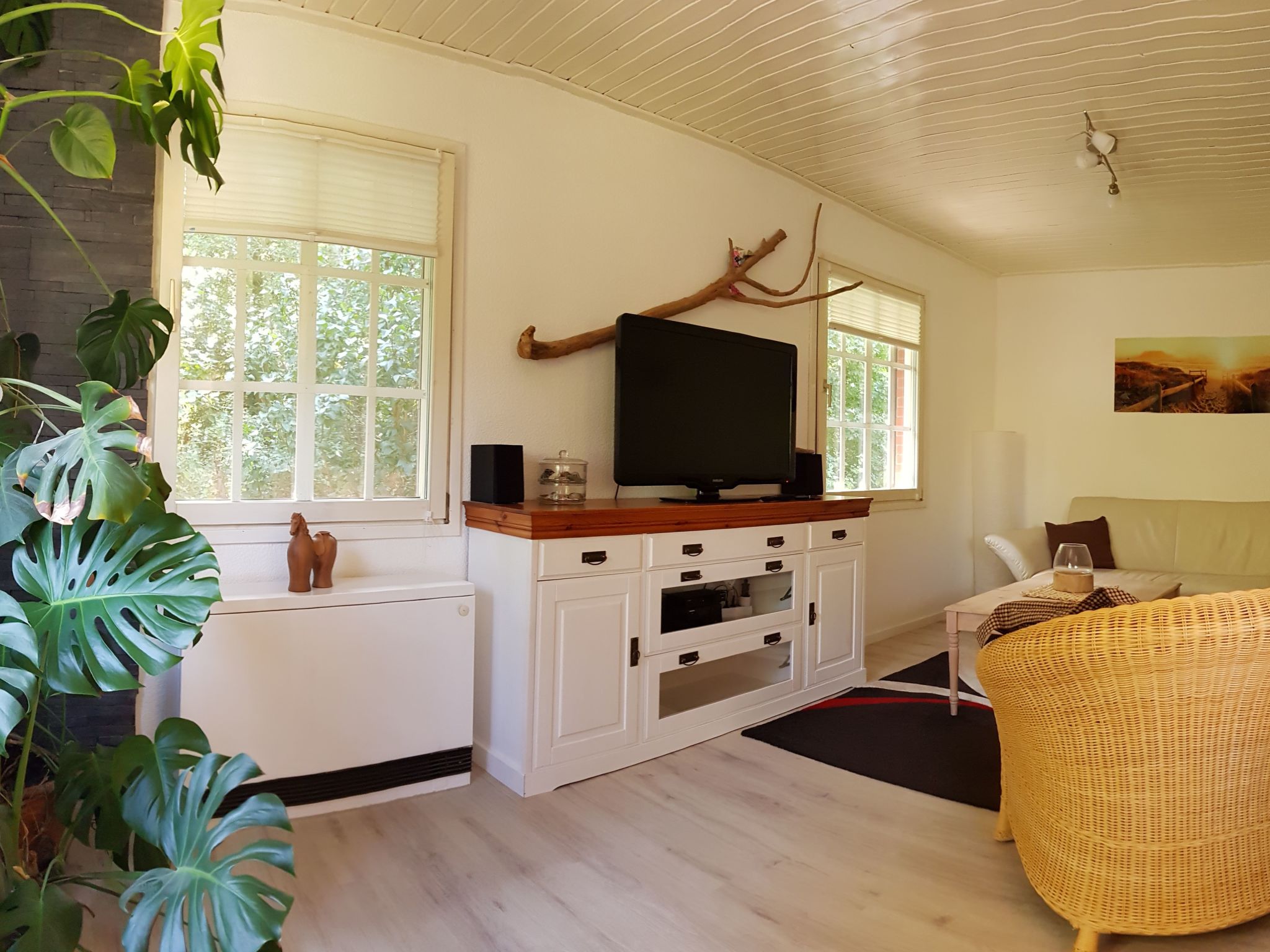 Idyllisches Reetdachhaus mit großem Garten-Binnen