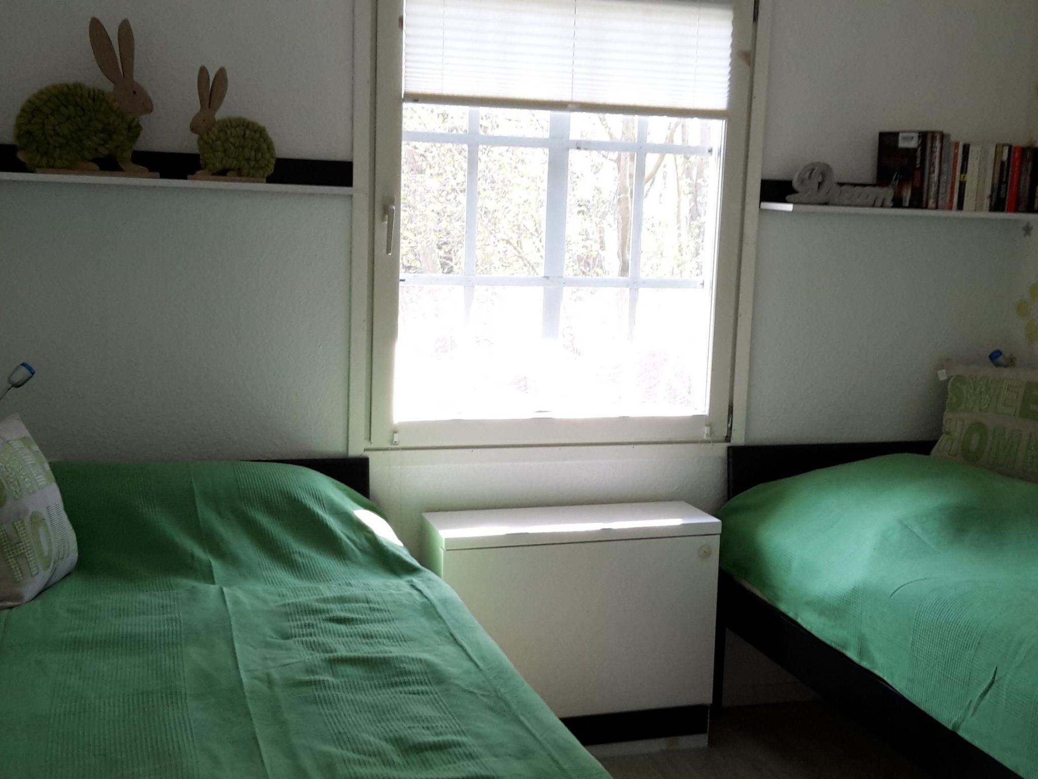 Idyllisches Reetdachhaus mit großem Garten-Binnen