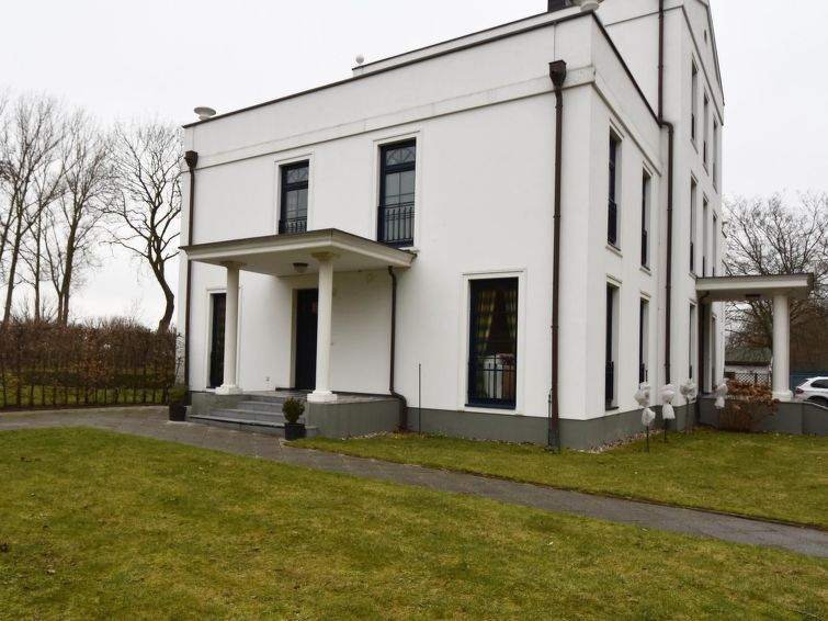 Ruim appartement in Groß Schoritz voor 4 personen in Gross Schoritz