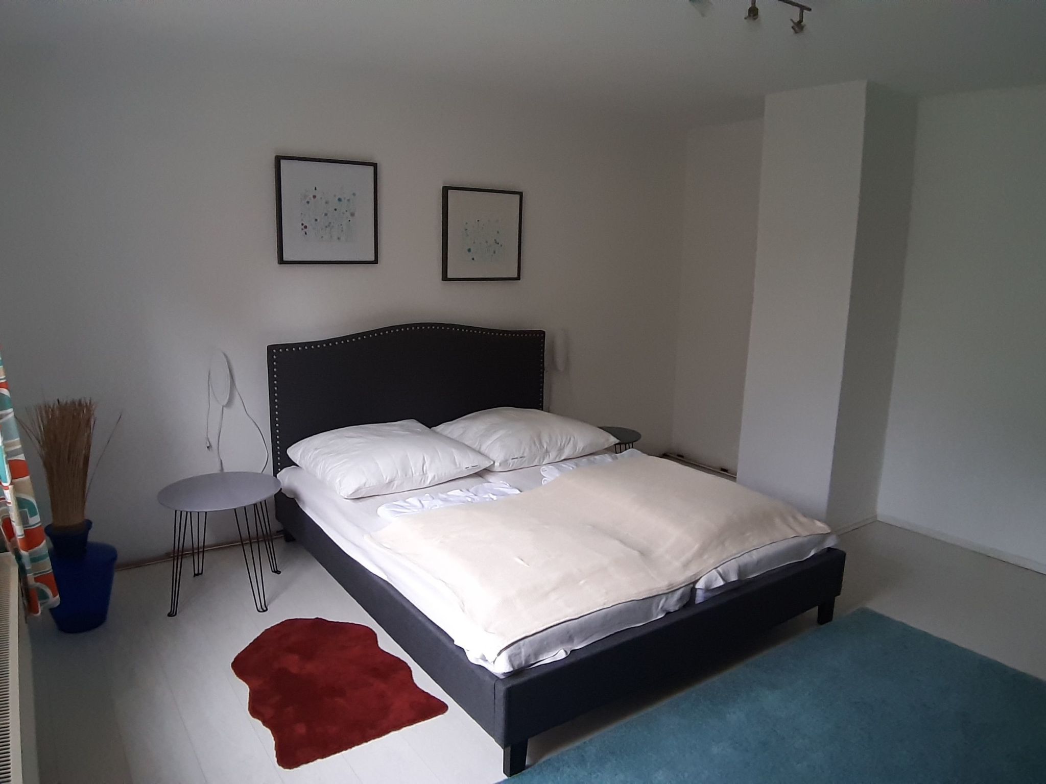 In Vorland mit Grill und Garten-Dedans