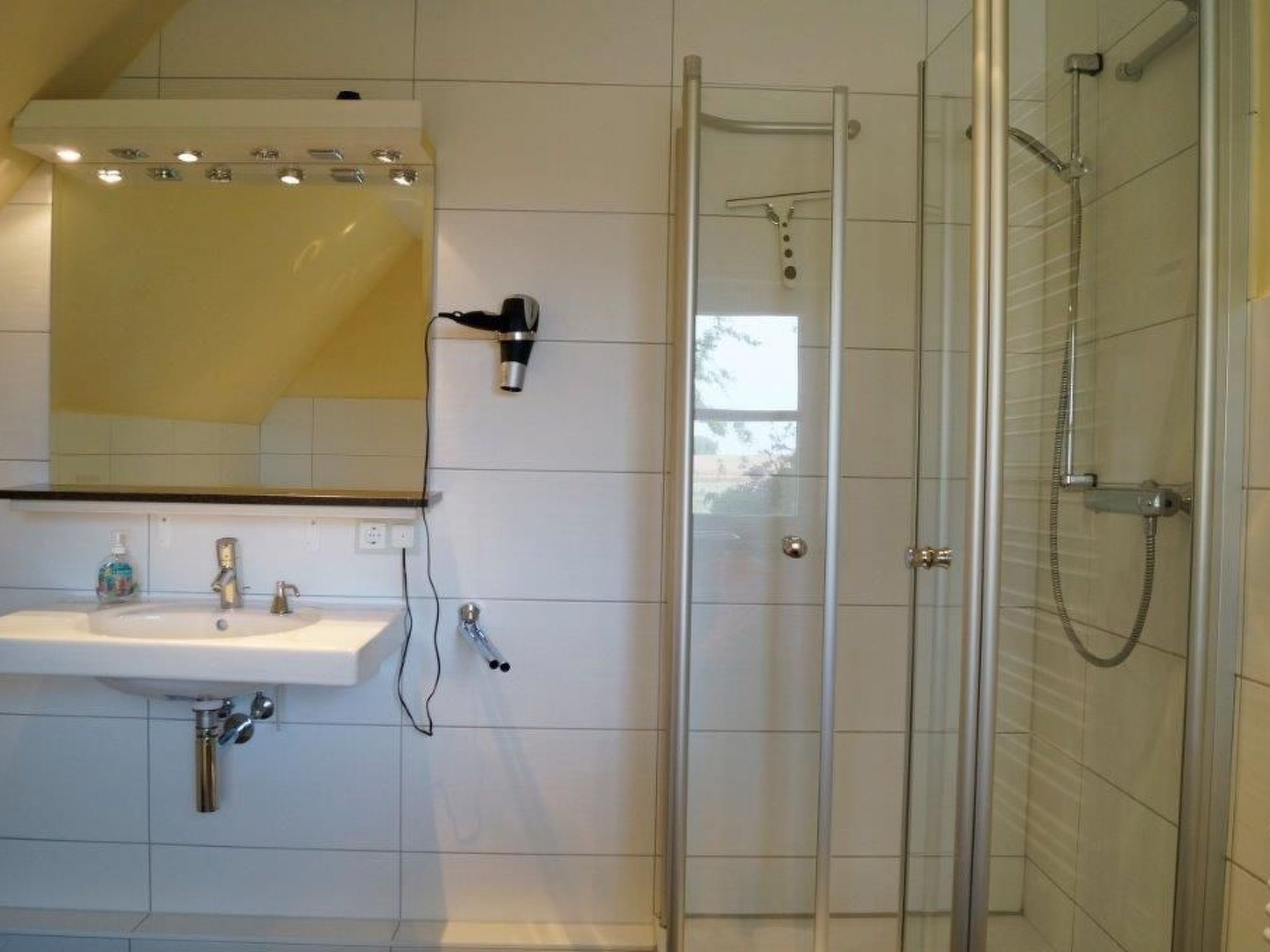 Reethaus Mertinat ''For Six'' mit Meerblick-Binnen