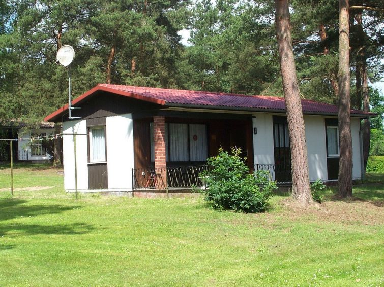 mit Garten, Terrasse und Grill