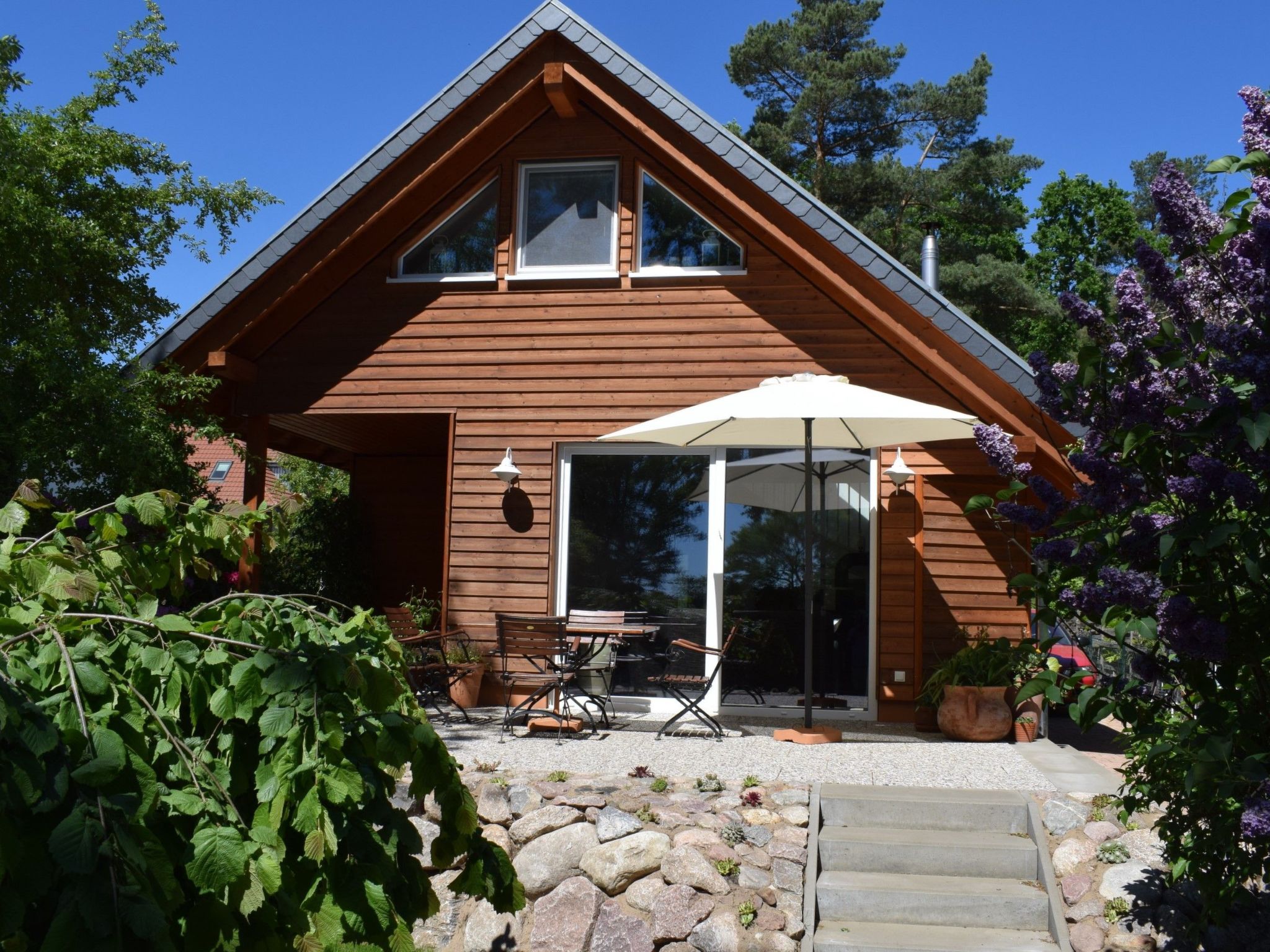 Welcome to our beautiful holiday home . Your temporary home from home in Plau am See. Our beautiful holiday home for max. 4 people is located on the north-western shore of Lake Plau in the district of..