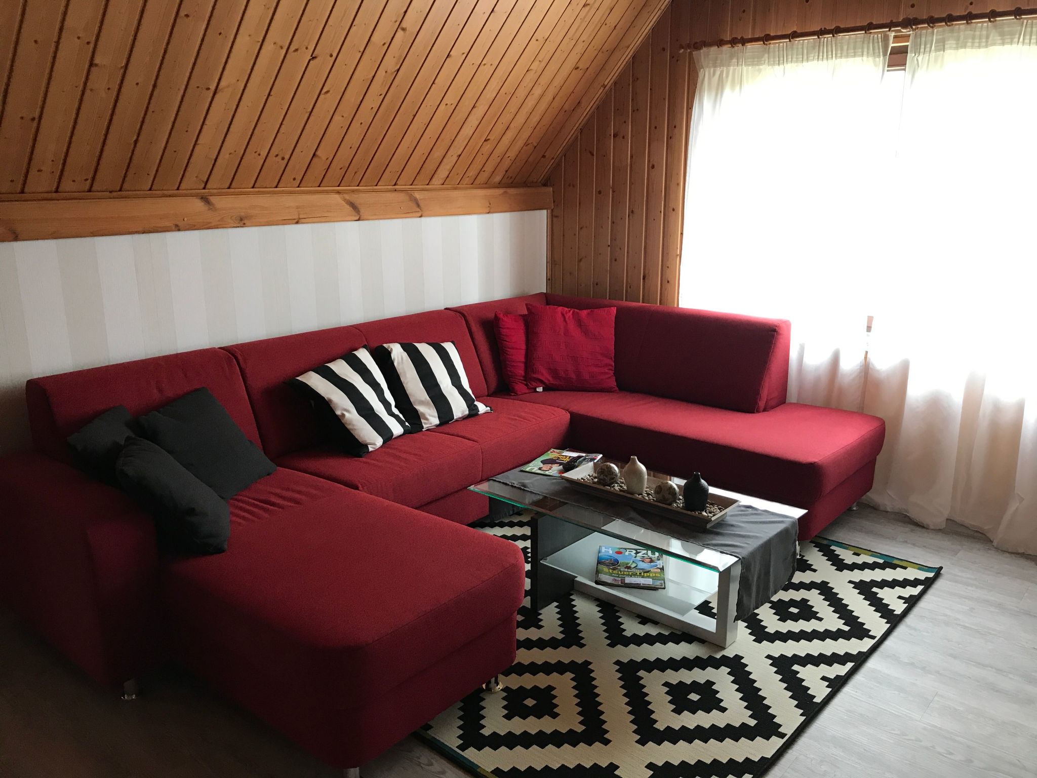 Ruhiges Ferienhaus mit gemütlicher Terrasse-Dedans