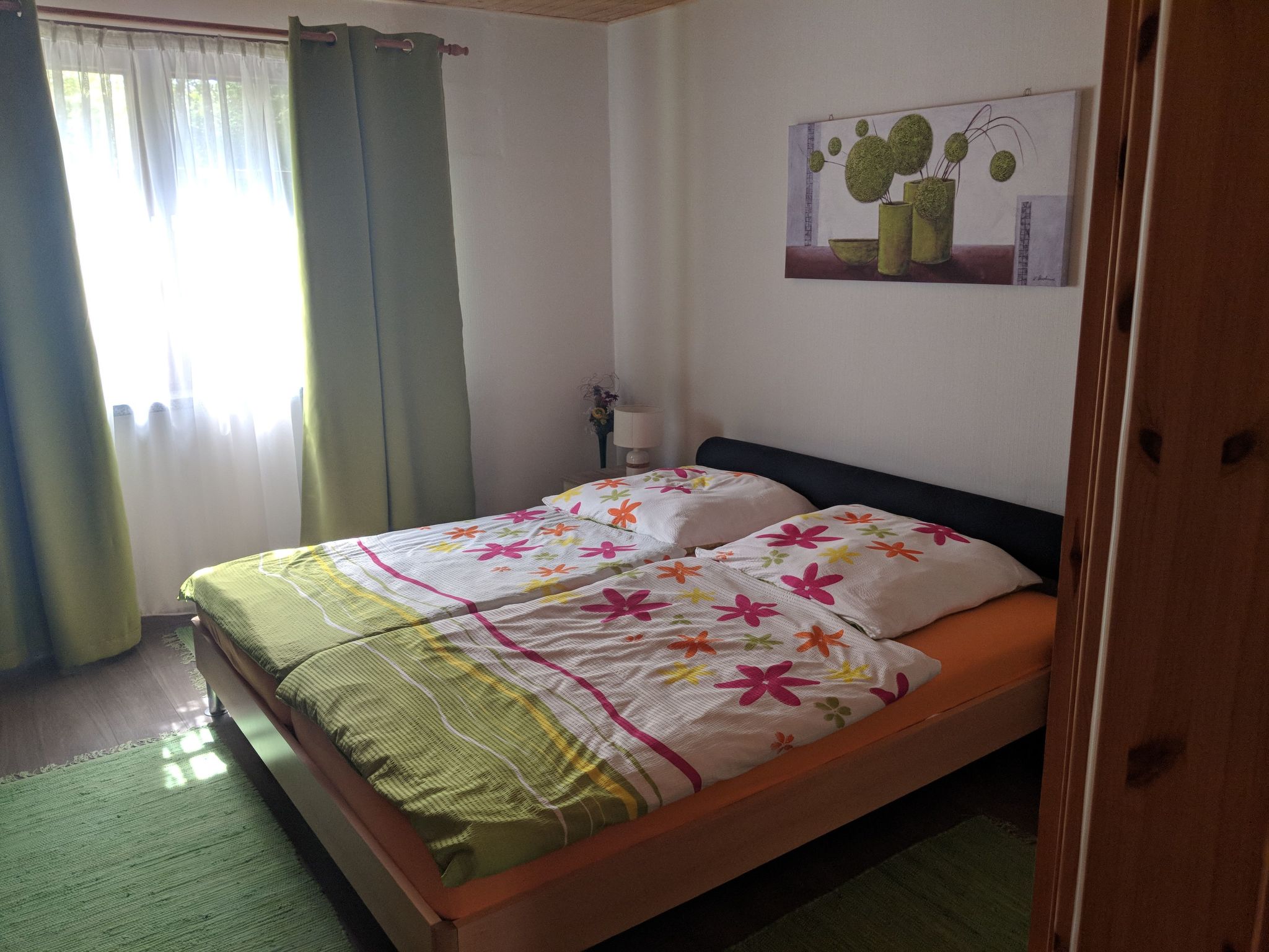 Ruhiges Ferienhaus mit gemütlicher Terrasse-Dedans