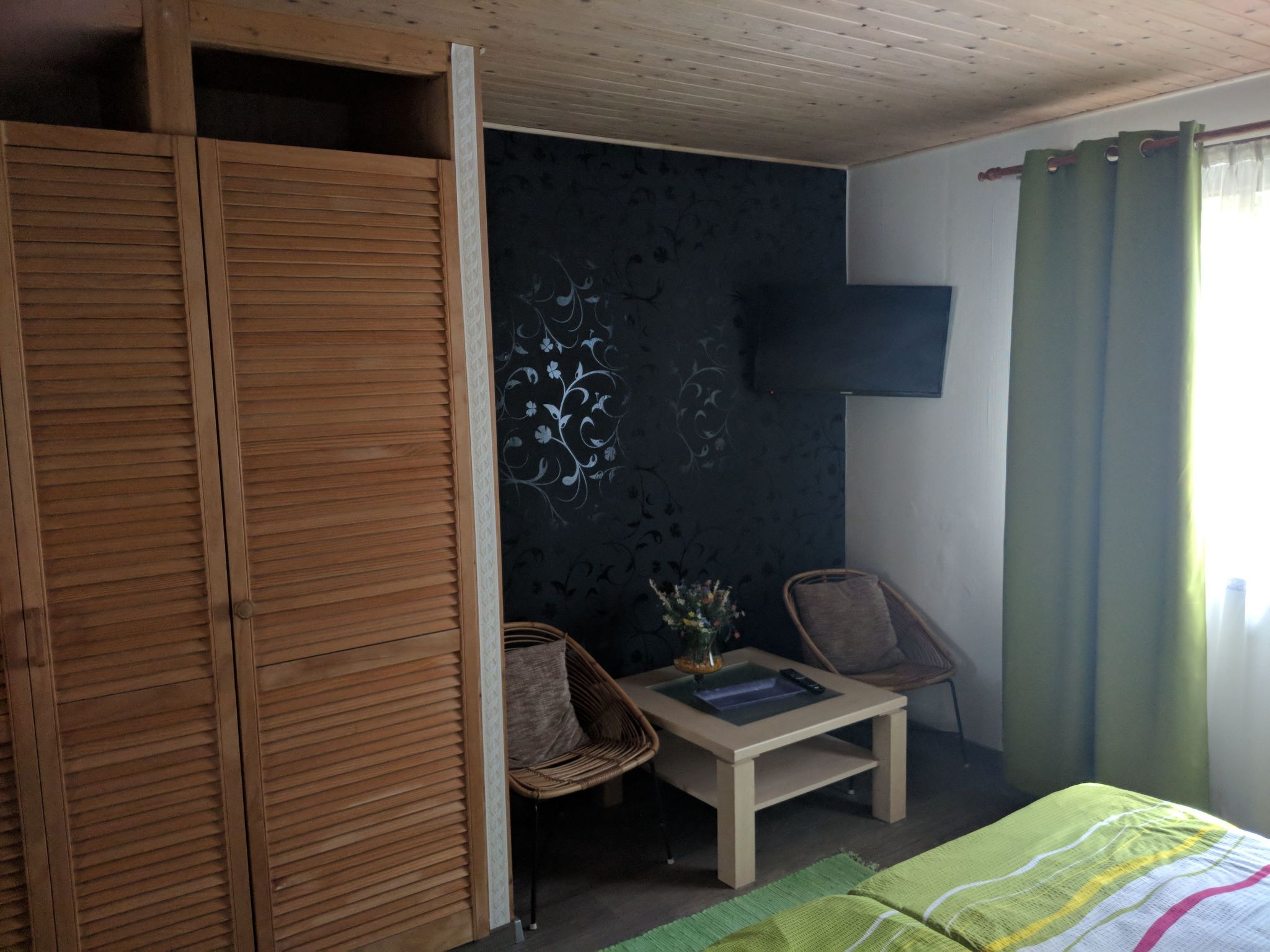 Ruhiges Ferienhaus mit gemütlicher Terrasse-Dedans