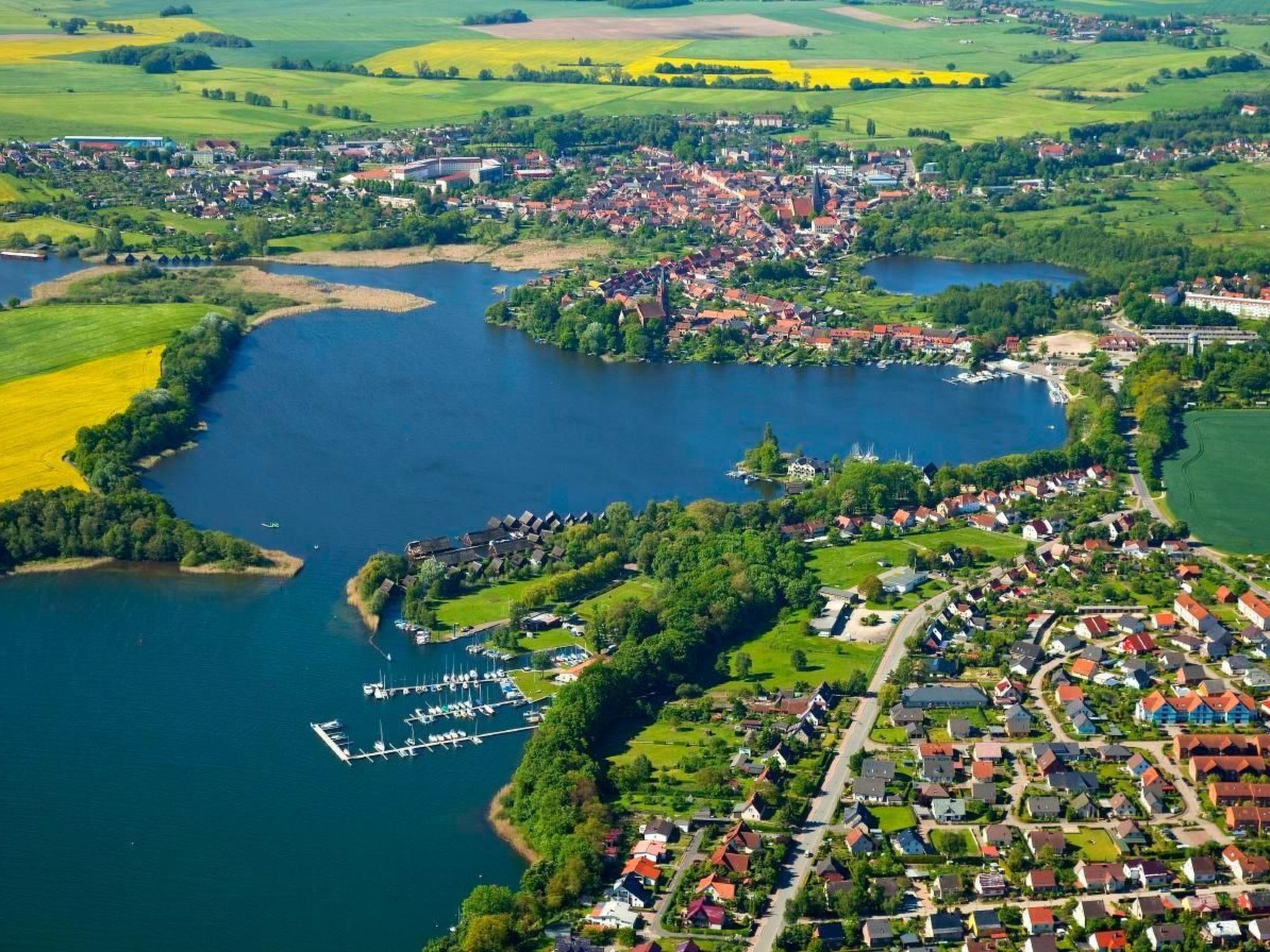 Gemütliche Wohnung mit Grill und Seeblick-Image-tags.info