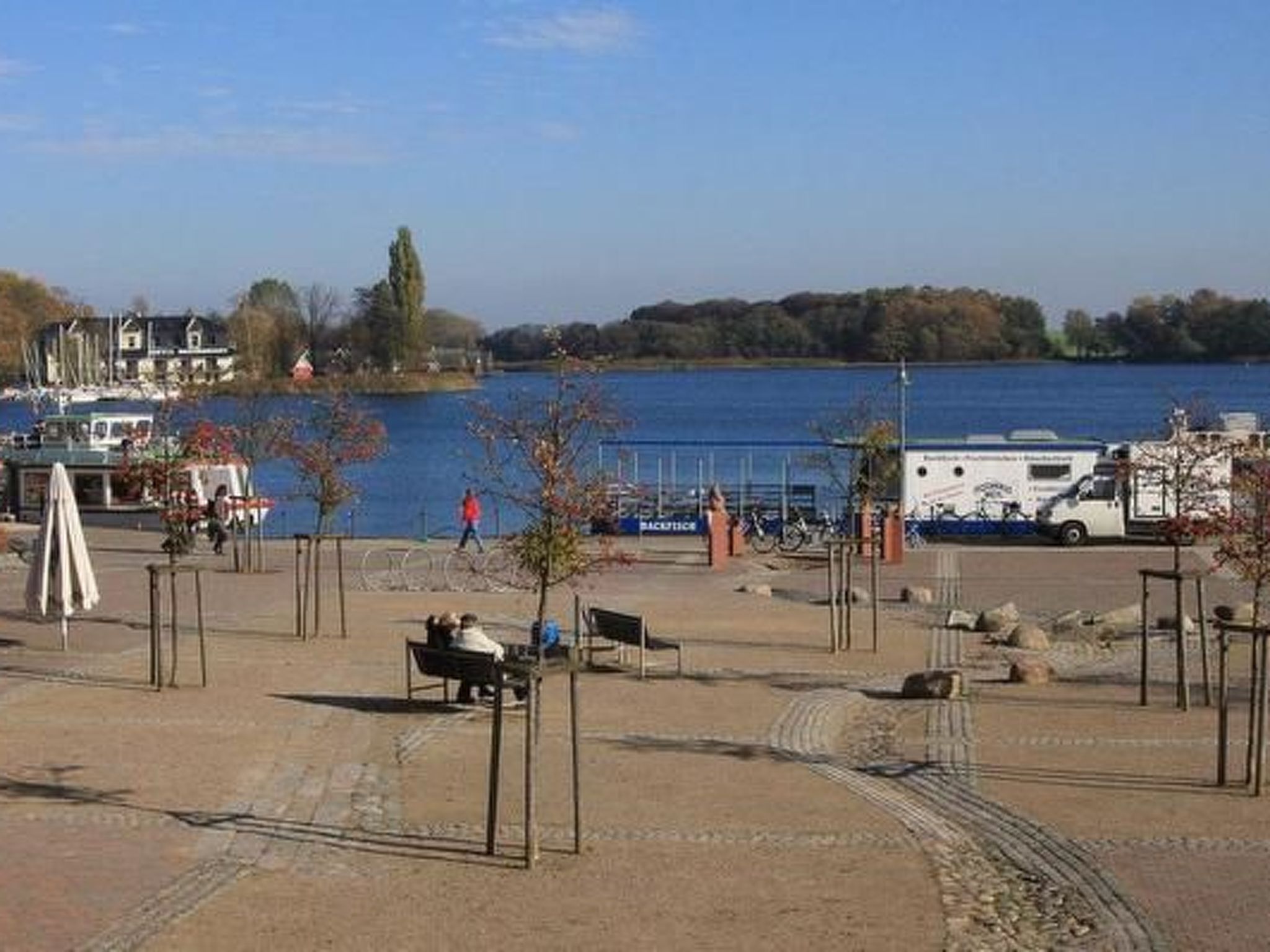 Gemütliche Wohnung mit Grill und Seeblick