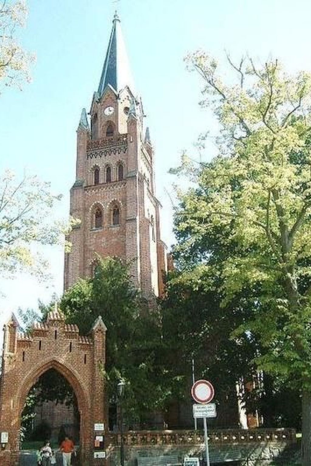 Uferpromenade-Outside
