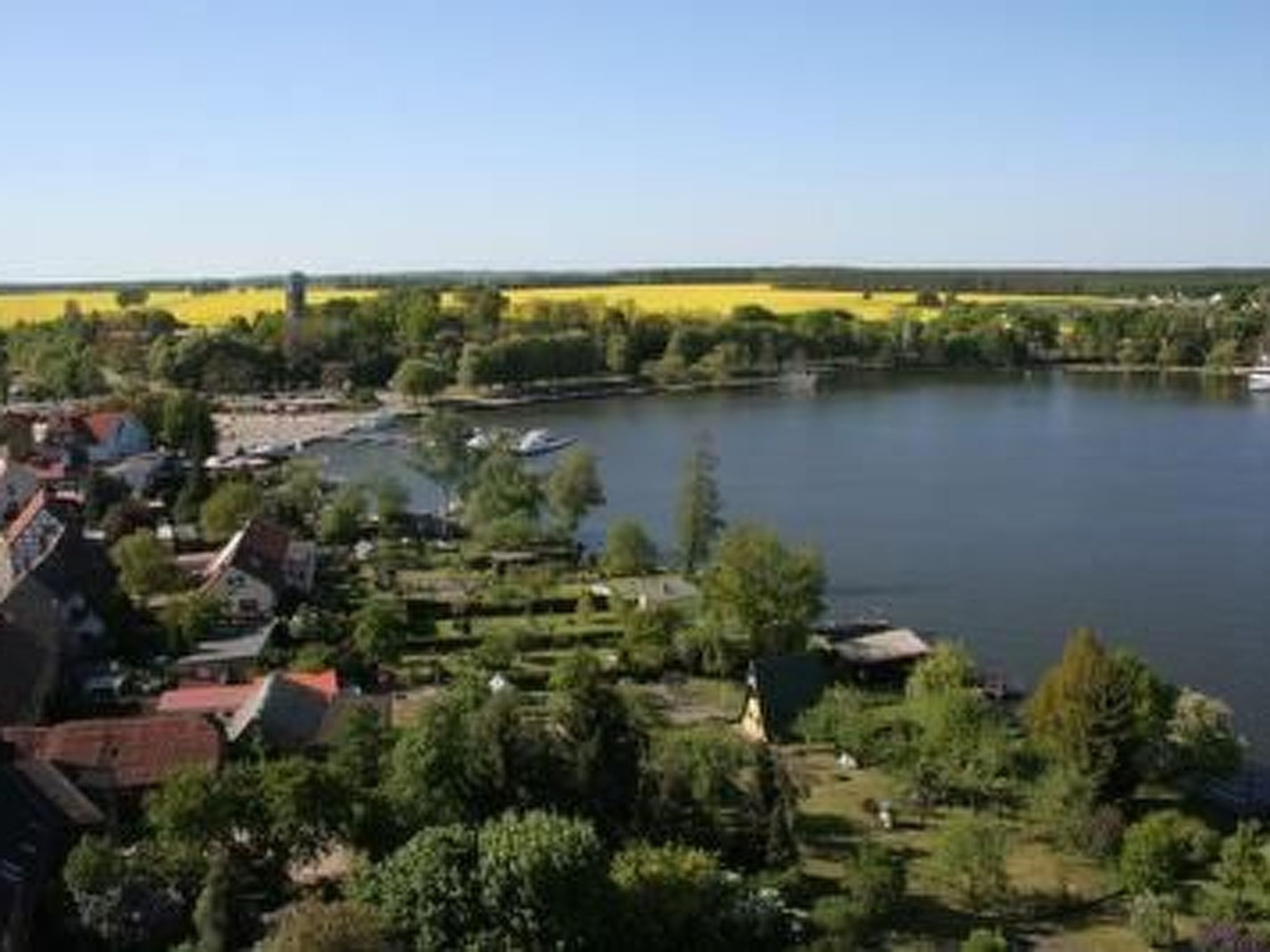 Uferpromenade-Outside