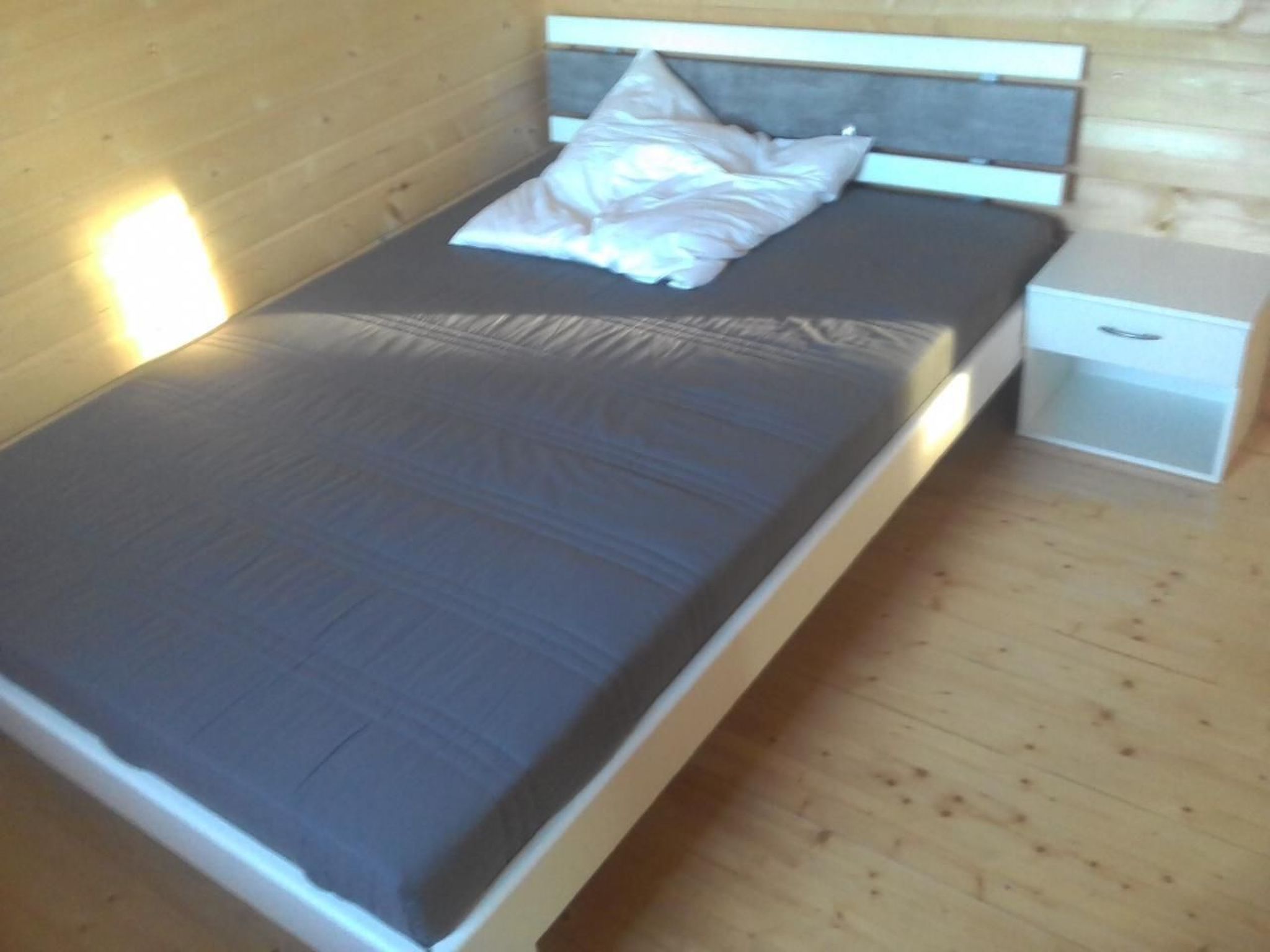 Blockhaus mit eigenem See