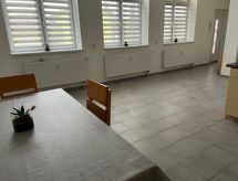 Große, möblierte Wohnung mit Garten