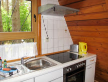 Houten huis Nepumuk: 200m van het meer van Arendsee - thumbnail 4