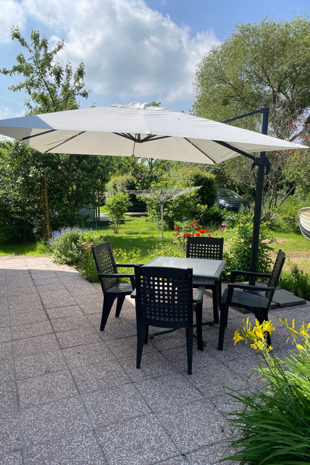 In Dahmen Terrasse und Grill-Dedans