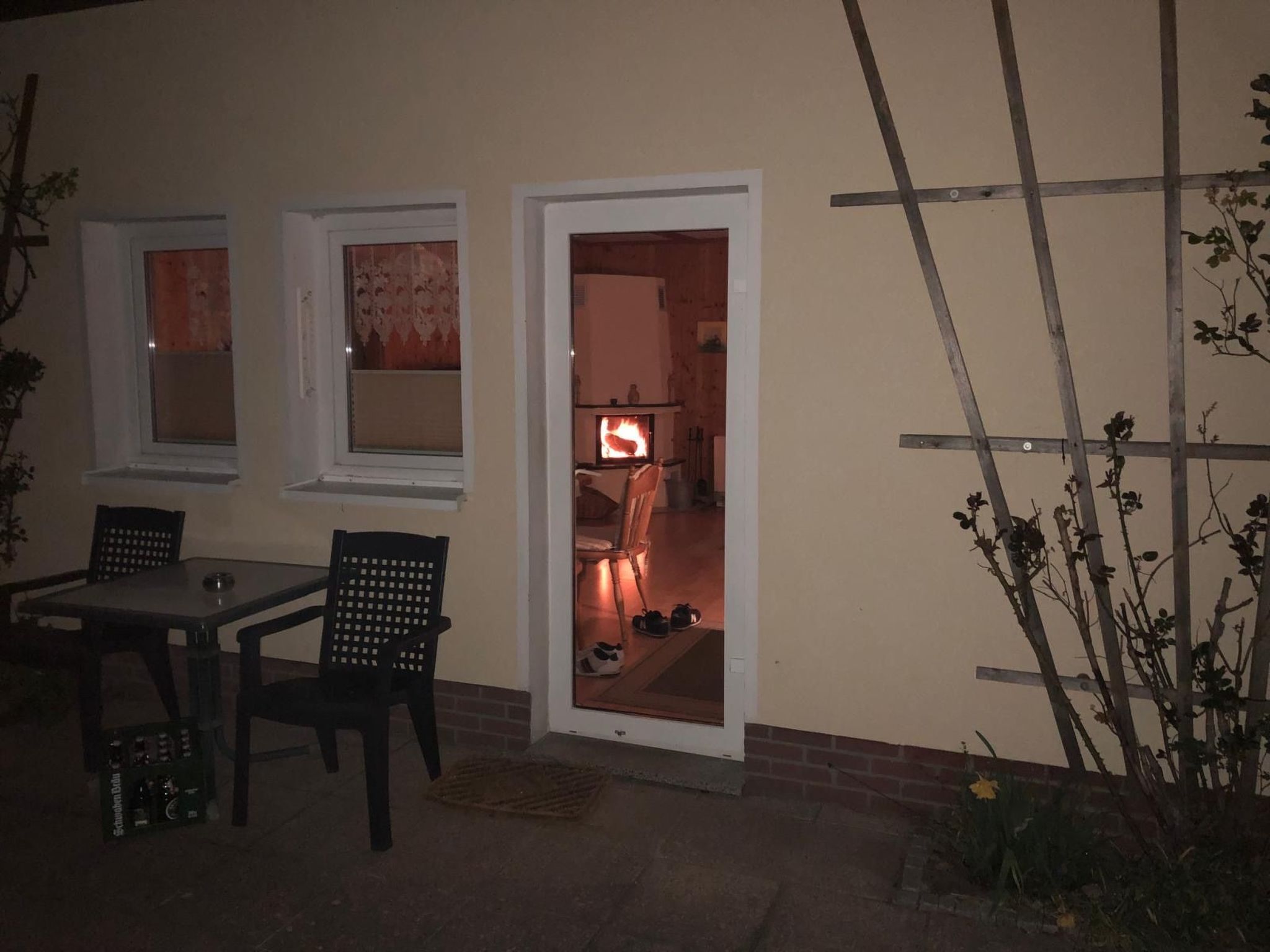 In Dahmen Terrasse und Grill-Dedans