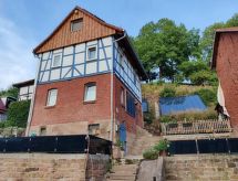 Vrijstaand vakantiehuis in Holzhausen met bergzicht, omheinde tuin & terras - thumbnail 1