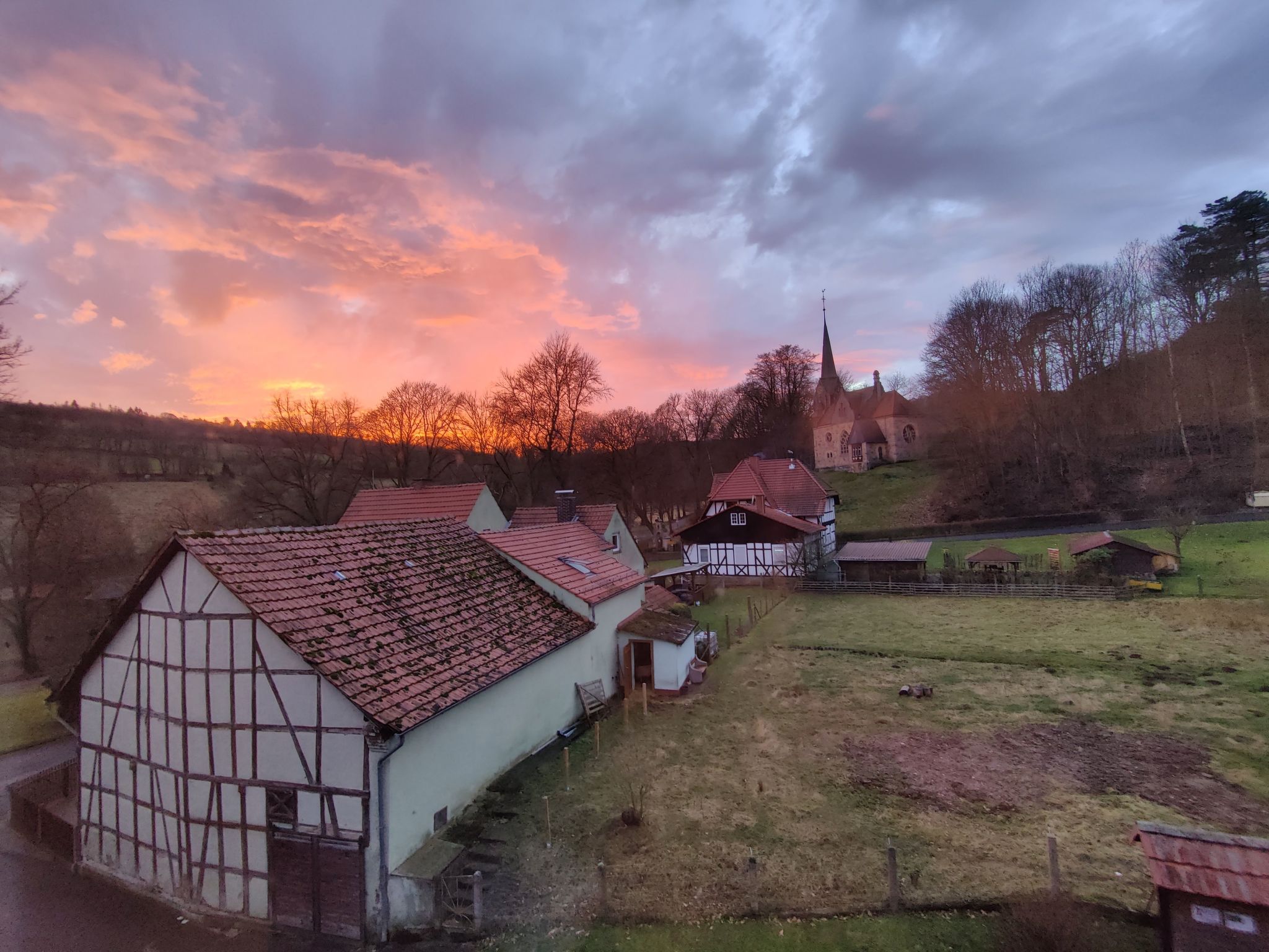 In Holzhausen mit Grill und Terrasse-Image-tags.info