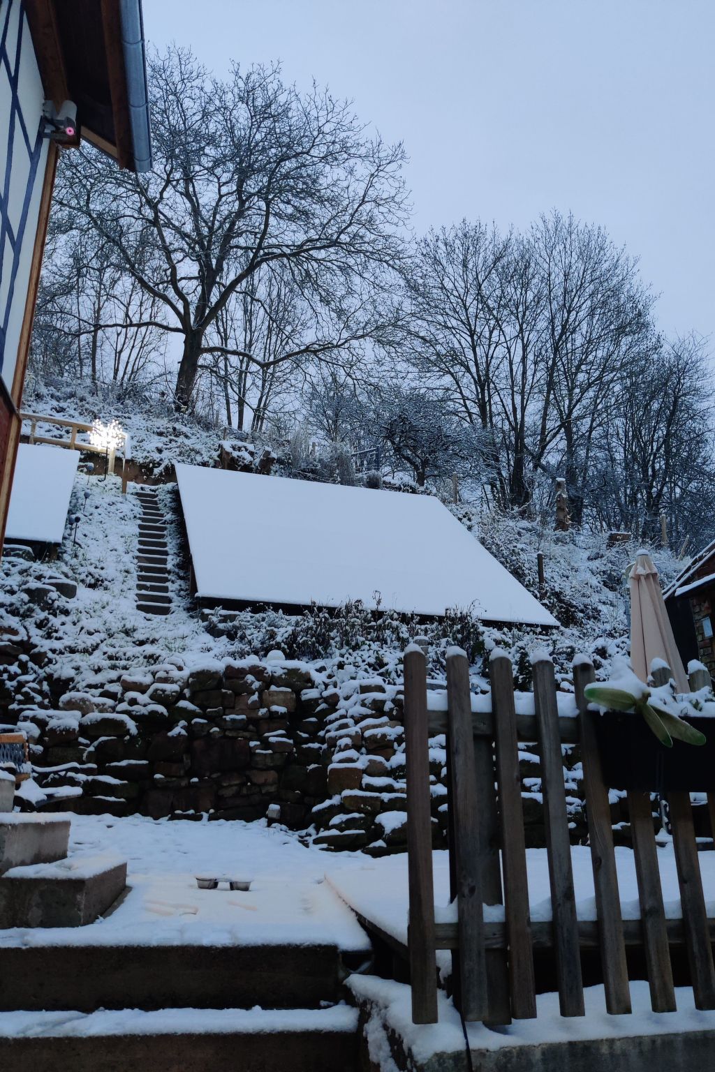 In Holzhausen mit Grill und Terrasse-Image-tags.info