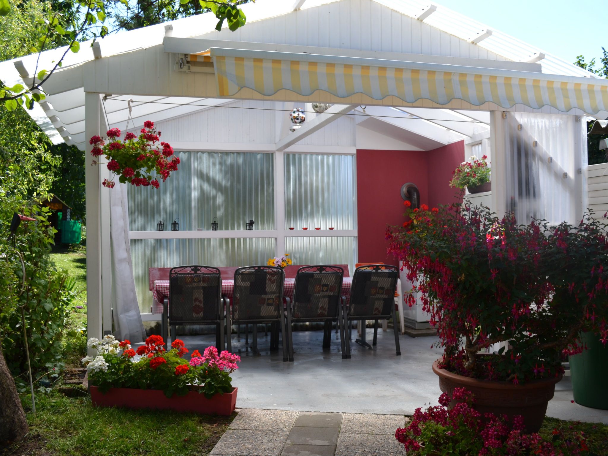 Rennsteig-Residenz-Draußen