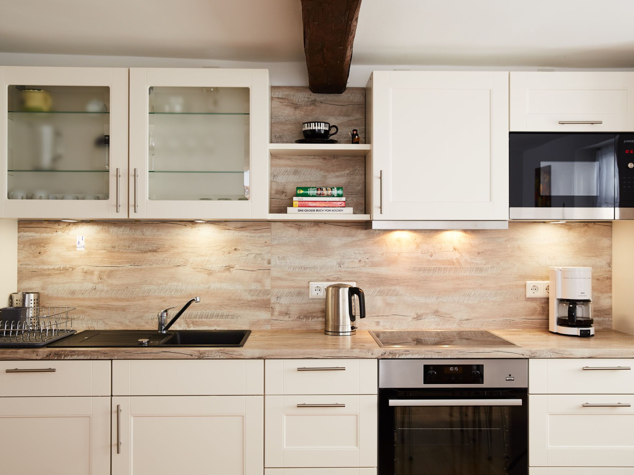 Fachwerkhaus mit Garten, Grill und Terrasse-Dedans