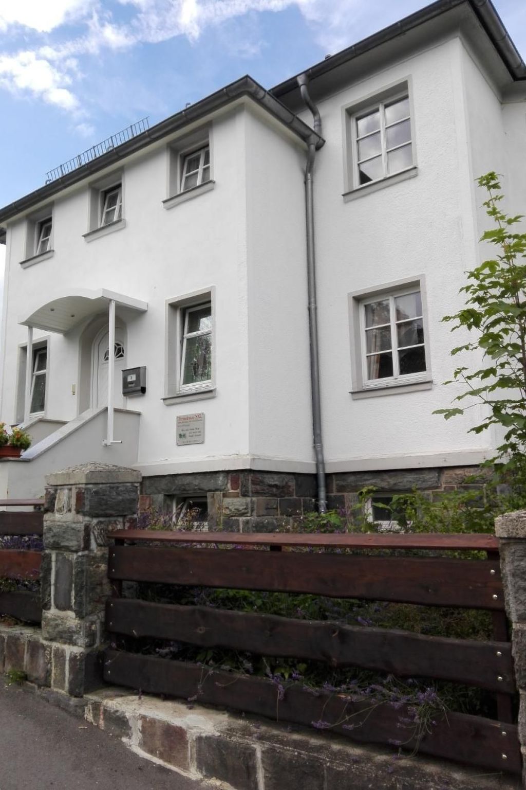 im Thüringer Wald mit Grill und Garten