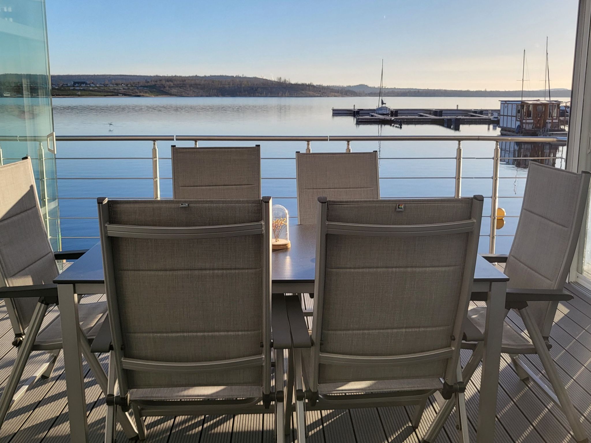 Seehaus Pippa mit Sauna und Whirlpool direkt am See-Image-tags.info