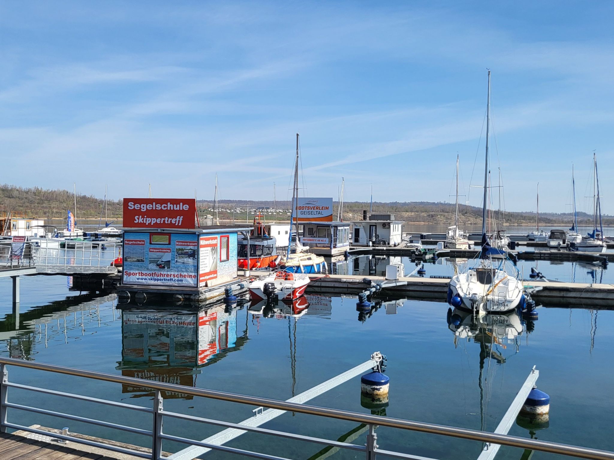 Seehaus Pippa mit Sauna und Whirlpool direkt am See-Image-tags.info