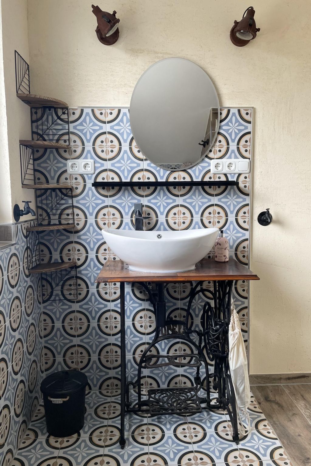 Seehaus Pippa mit Sauna und Whirlpool direkt am See-Image-tags.info