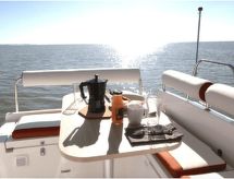 Yacht Overtime im Hafen der Marina Braunsbedra