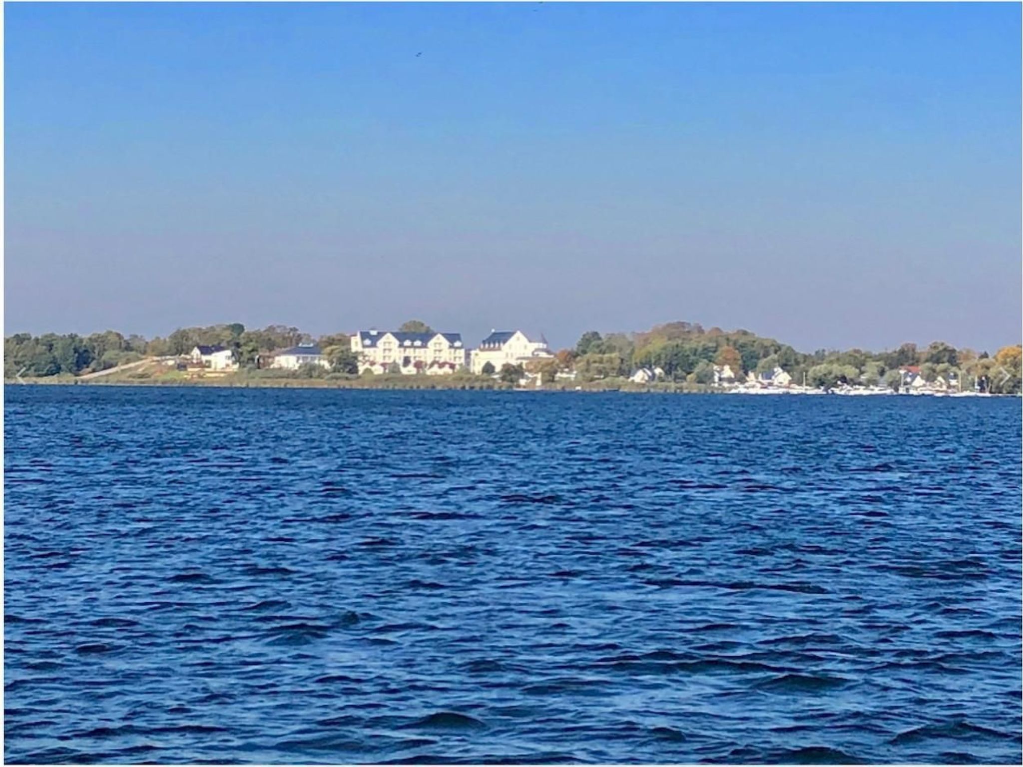 Yacht Overtime im Hafen der Marina Braunsbedra-Outside